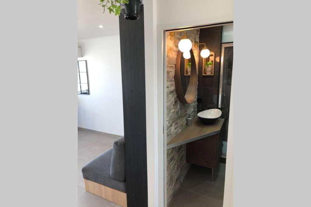 Appartement Vue Mer Et Port, Refait A Neuf Pour Vous ! Climatise La Grande Motte Luaran gambar
