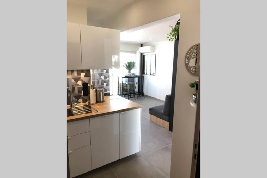 Appartement Vue Mer Et Port, Refait A Neuf Pour Vous ! Climatise La Grande Motte Luaran gambar