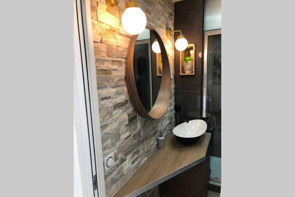 Appartement Vue Mer Et Port, Refait A Neuf Pour Vous ! Climatise La Grande Motte Luaran gambar