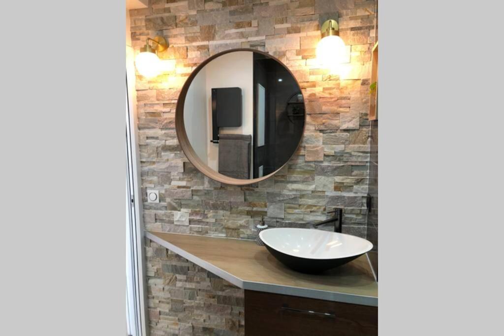 Appartement Vue Mer Et Port, Refait A Neuf Pour Vous ! Climatise La Grande Motte Luaran gambar